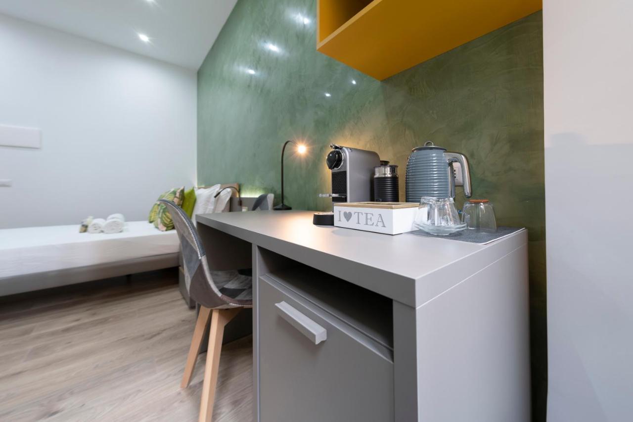 Catone Luxury Rooms Roma Esterno foto